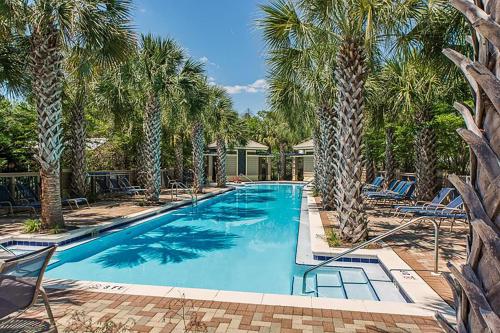 Calm Breeze Cottage by RealJoy Vacations - image 13