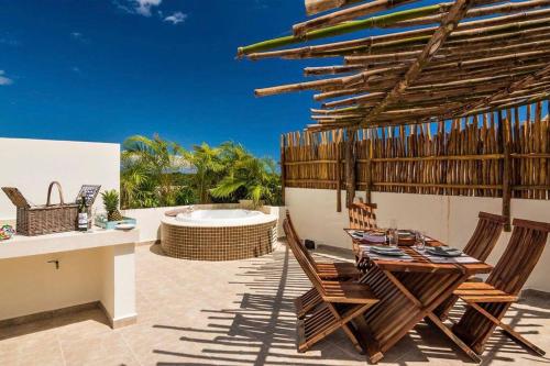 Spacious Penthouse with Private Rooftop in Gated Community