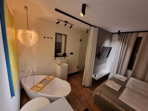 1 queen bed