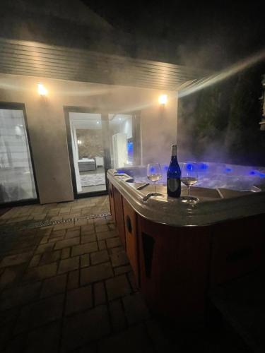 Malibu Apartman & Jacuzzi - Apartment - Miskolctapolca