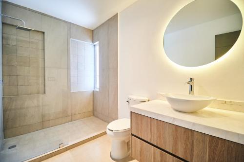 Spectacular Modern House Puerto Cancun Private Pool, Sun Roof & Balcony Nice Amenities