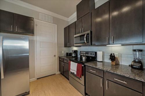 Luxury Townhomes - Evonify Stays in Austin, USA