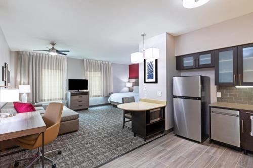 Staybridge Suites - Houston IAH Airport East, an IHG Hotel