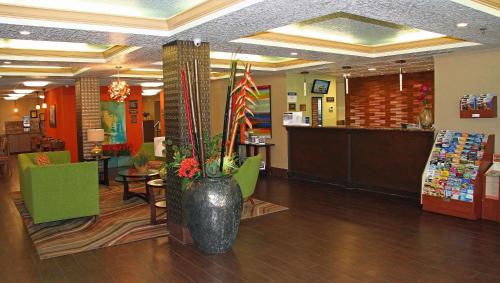 Best Western Plus Universal Inn