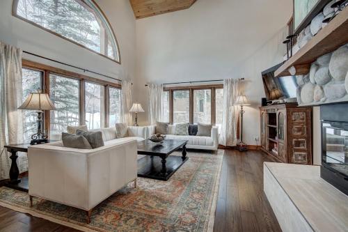 Sunset Cabin - Creekside by Ski Country Resorts