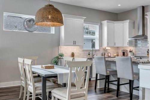 Palm Oasis North Jax Beach - image 10