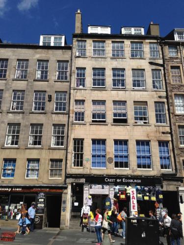 High St Flat - image 10