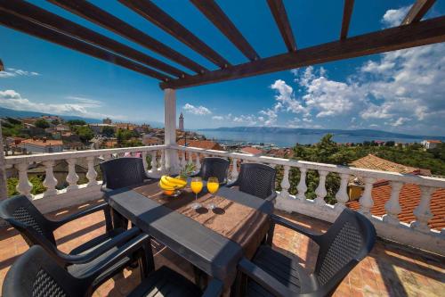 Three-Bedroom Holiday Home  image 3