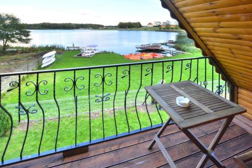 Iekārtas, Large holiday home with a lake view in Krag (West Pomeranian)
