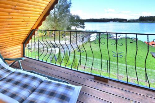 Iekārtas, Large holiday home with a lake view in Krag (West Pomeranian)