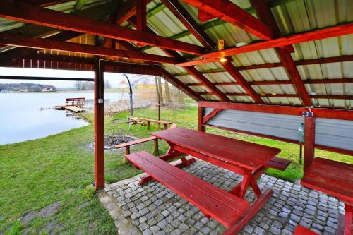Dārzs, Large holiday home with a lake view in Krag (West Pomeranian)
