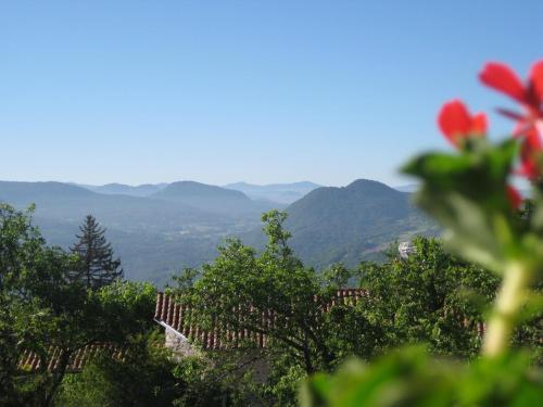 Au Pied de la Roche