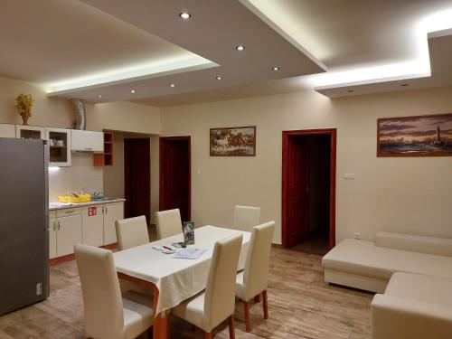 Nyárfás Vendégház - Chambre d'hôtes - Szeged