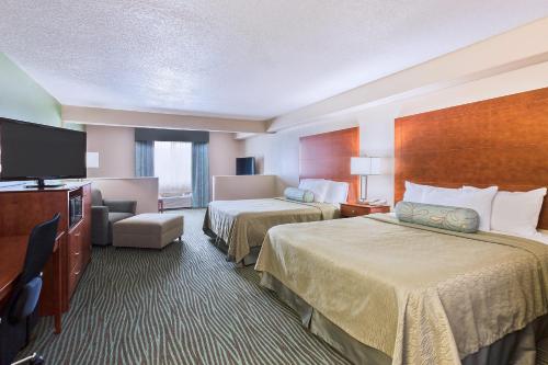 อเมริกอินน์ บาย วินด์แฮม เดอมอยน์ แอร์พอร์ต (AmericInn by Wyndham Des Moines Airport) in เดสโมนส์ (IA)