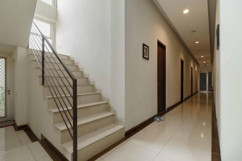 Avalon Karawaci Mitra RedDoorz