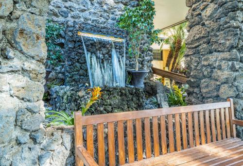 Kihei Surfside #214 by Ali'i Resorts - image 11