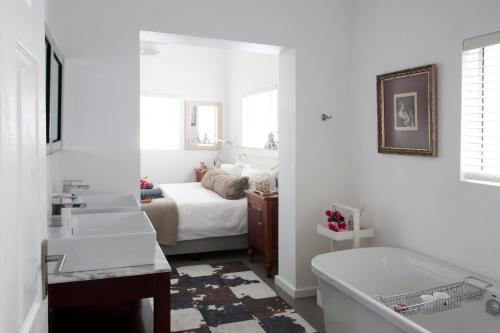 Two-Bedroom Family Suite image 8