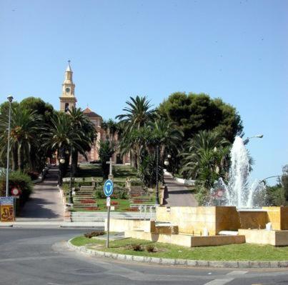 Alojamiento Playa Granada Motril,piscina,vistas al mar,jardines,playas,campo golf,surf