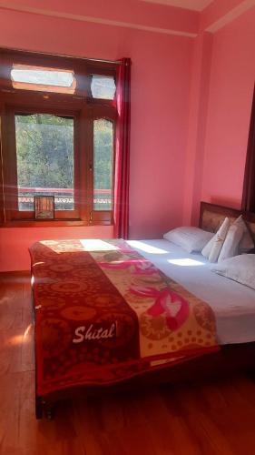 Pahadi_Rover Cafe & Homestay