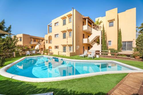 Apartamentos Playa Ferrera - image 13