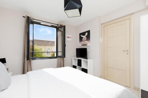 Apartment image 8