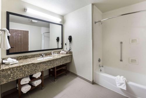 Comfort Suites Monroe