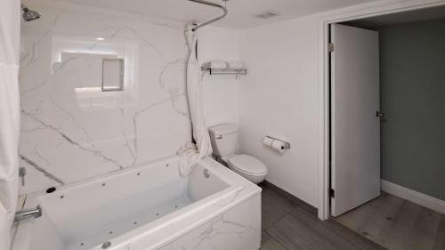 Continental Inn & Suites El Cajon - image 12