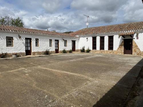 Casa rural en una finca de 300 ha reg 49426