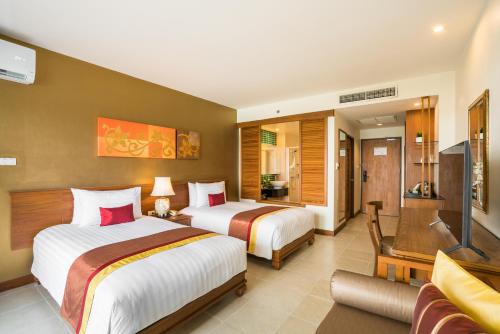 Deluxe Side Sea View Room room in Cosy Beach Hotel