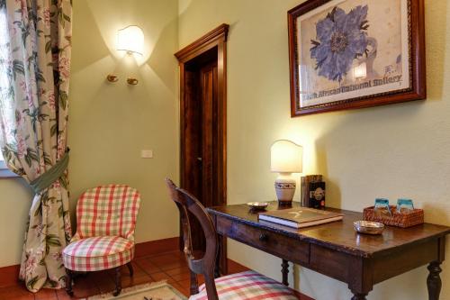 Double or Twin Room image 5