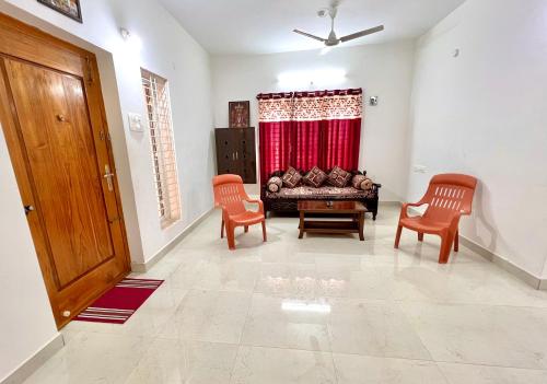 TrueLife Homestays - Comfort - Location - Service - Fast WiFi - Kitchen - Fully Furnished AC 2BHK Apartments in Tirupati - Walkable to Restaurants & Super Market - Easy access to Airport, Railway Station, Sri Padmavathi & Tirumala Temple