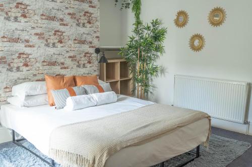 Bed, Upper Rock Rooms in Brighton and Hove