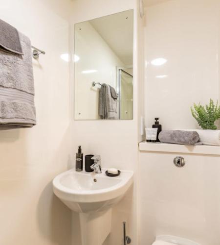 Newcastle Ensuite