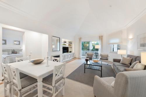 Encosta Do Lago Resort Club in Vale do Garrao