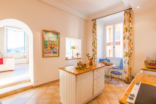 ON VILLEFRANCHE BAY - image 5