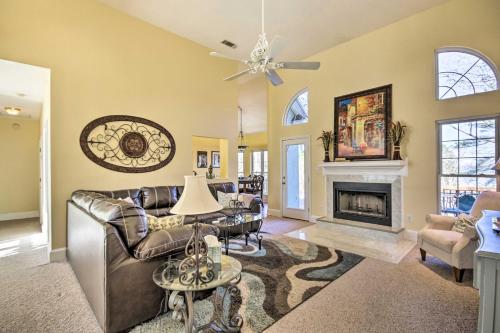 Luxe Lake House with Pool and Dock on Deep Water Cove! thumb 4