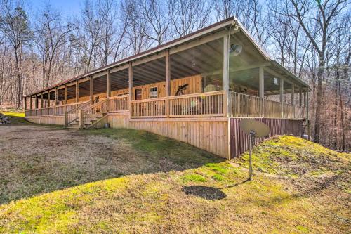 Pet-Friendly Ellijay Escape with Yard and Grill! in Colima, USA