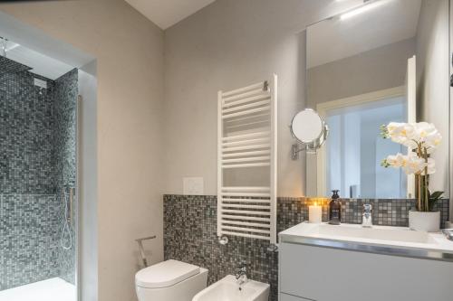 Design Apartment with Balcony on the Grand Canal R&R - image 4