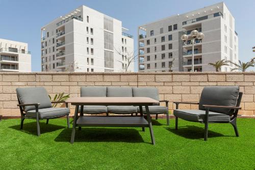 Garden, סול אכזיב - אתנחתא על החוף in Nahariyya
