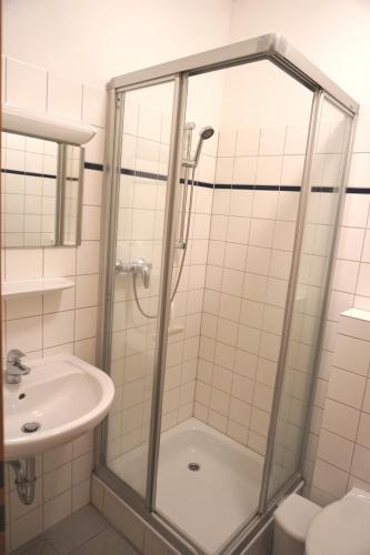 2 double beds