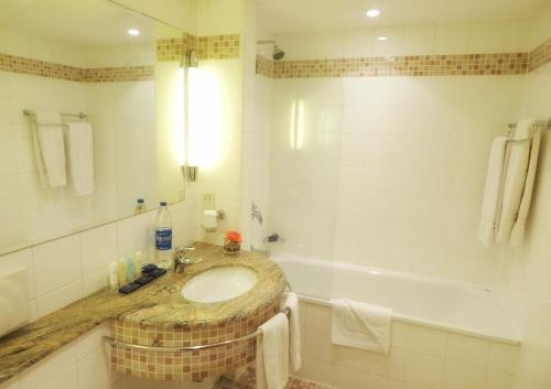room detail thumbnail 2