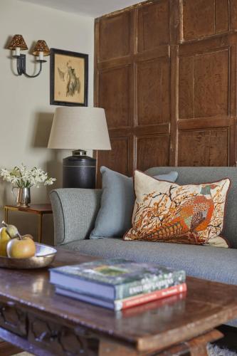 The Three Daggers - image 8