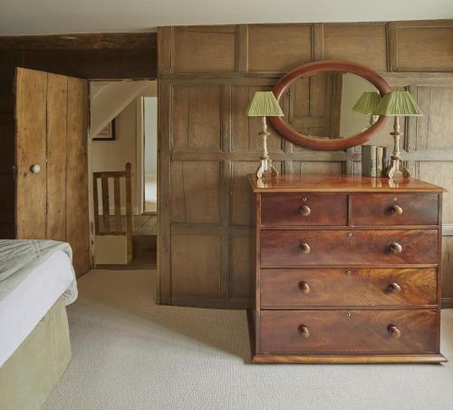 The Three Daggers - image 2