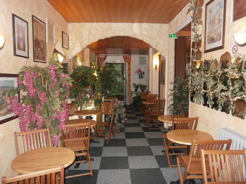 Hotel Beausejour - image 2