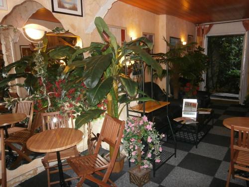 Hotel Beausejour - image 12