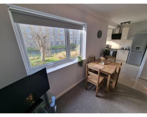 Picture of Canal Side Retreat - 2 Bedroom Apartment