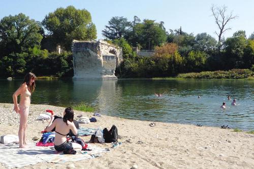 holiday home, Pont-Saint-Esprit