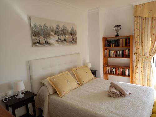 Family Room image 9