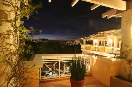 ระเบียง/ชานเรือน, โรงแรมอลิซาเบธ บากุยโอ (Hotel Elizabeth Baguio) near สวนเหมืองแร่