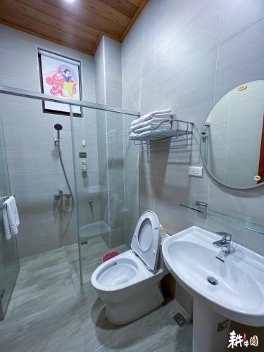 衛浴, 農村城堡 (Geng Niou Yuan) in 台中市